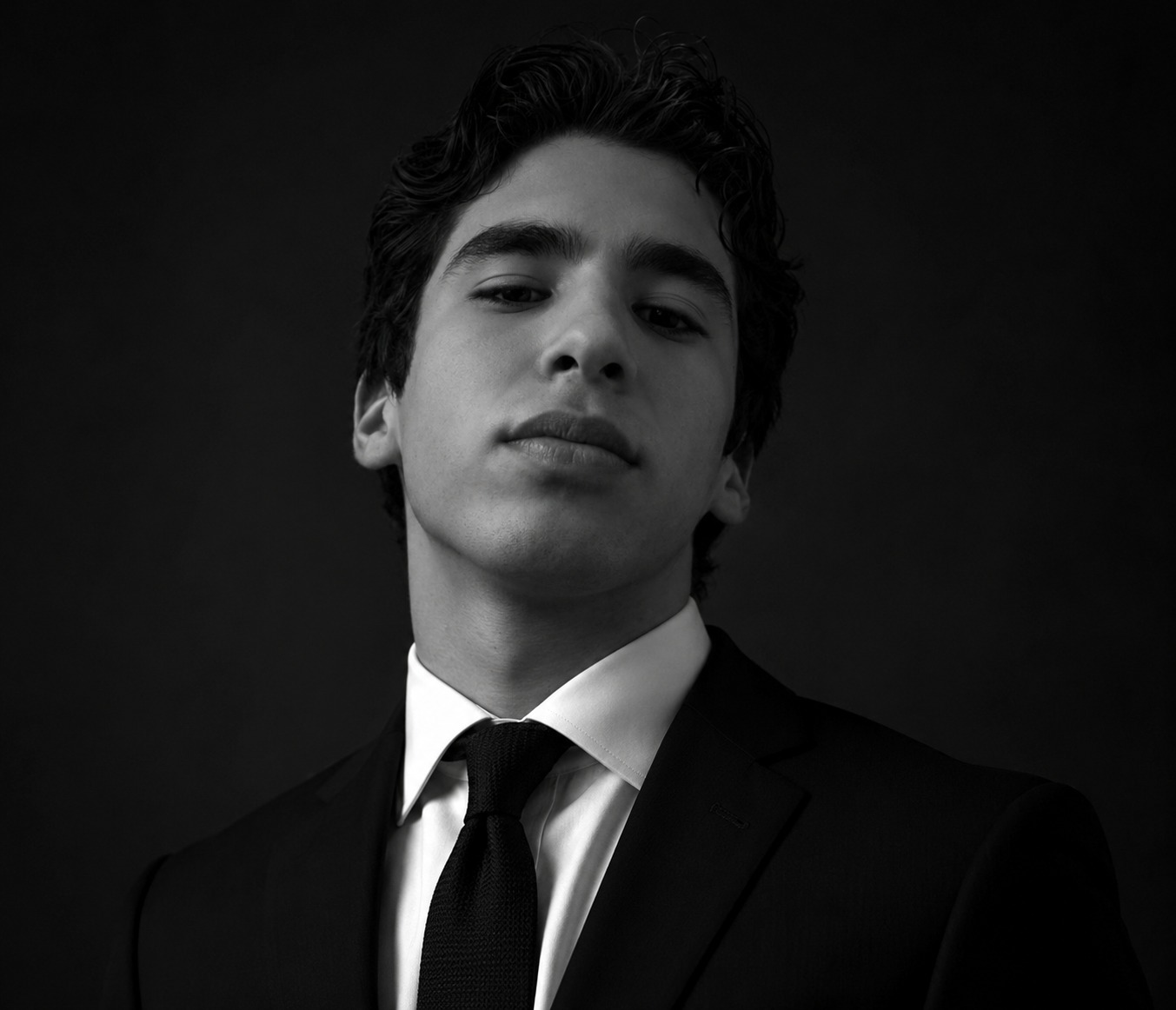 Retrato del fundador de DARK MODE.